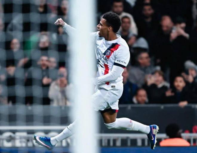 杜埃造点破门率队4-0完胜尼斯 巴黎积分登顶法甲