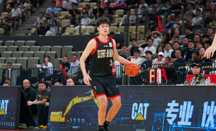 王浩然32分难掩防守短板 国家队征召面临挑战