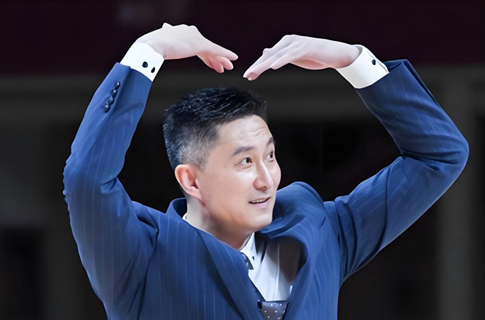 杜锋重用麦考尔广东队输球换状态