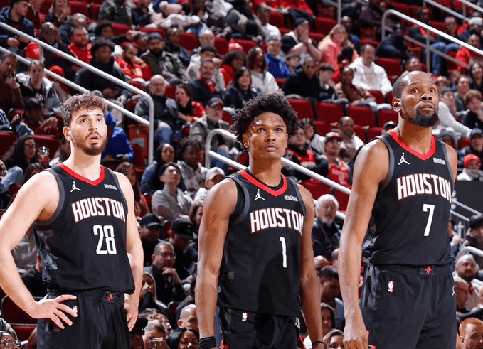 火箭收官战迎关键挑战 三连客场冲击全胜纪录