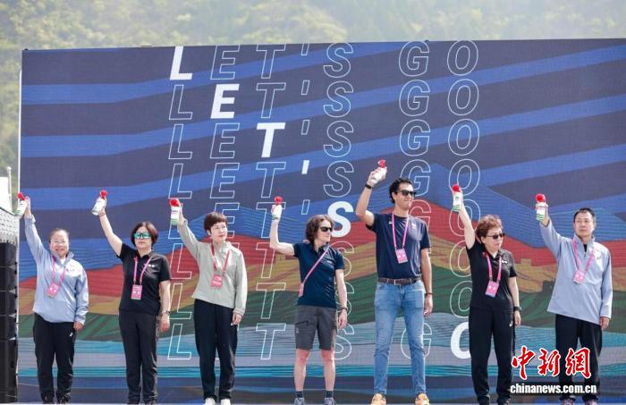 全球山地跑世界杯首秀居庸关长城 500名选手竞逐