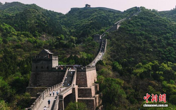 全球山地跑世界杯首秀居庸关长城 500名选手竞逐